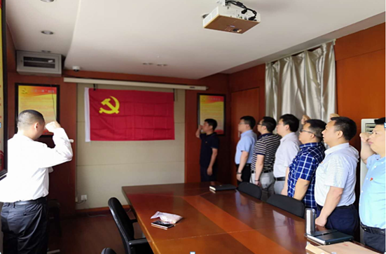 緬懷先烈、重溫誓詞、引領黨員奮發